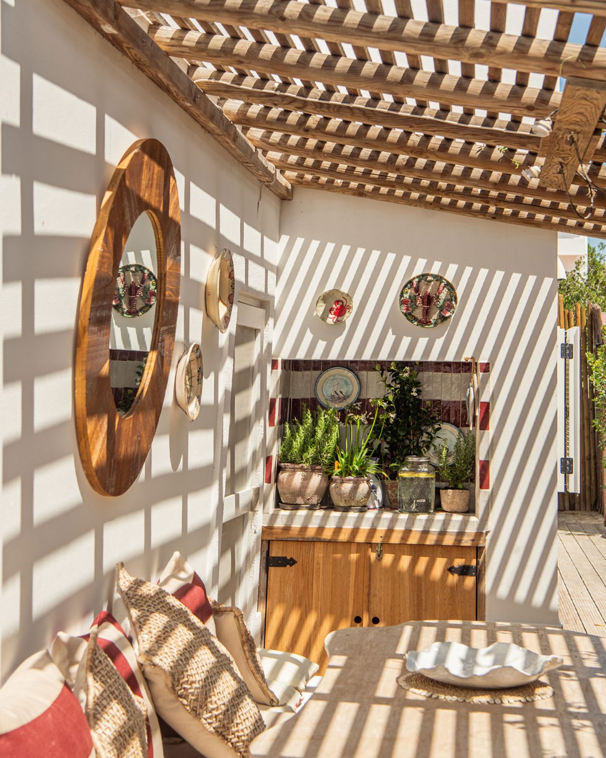 terrasse avec pergola bois maison de pêcheur ancienne Portugal