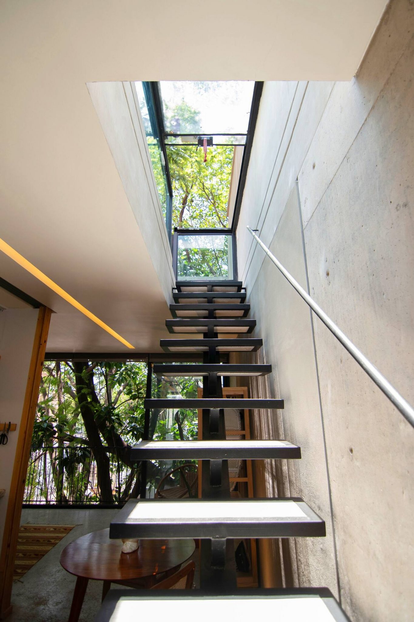 escalier vers terrasse petit appartement design