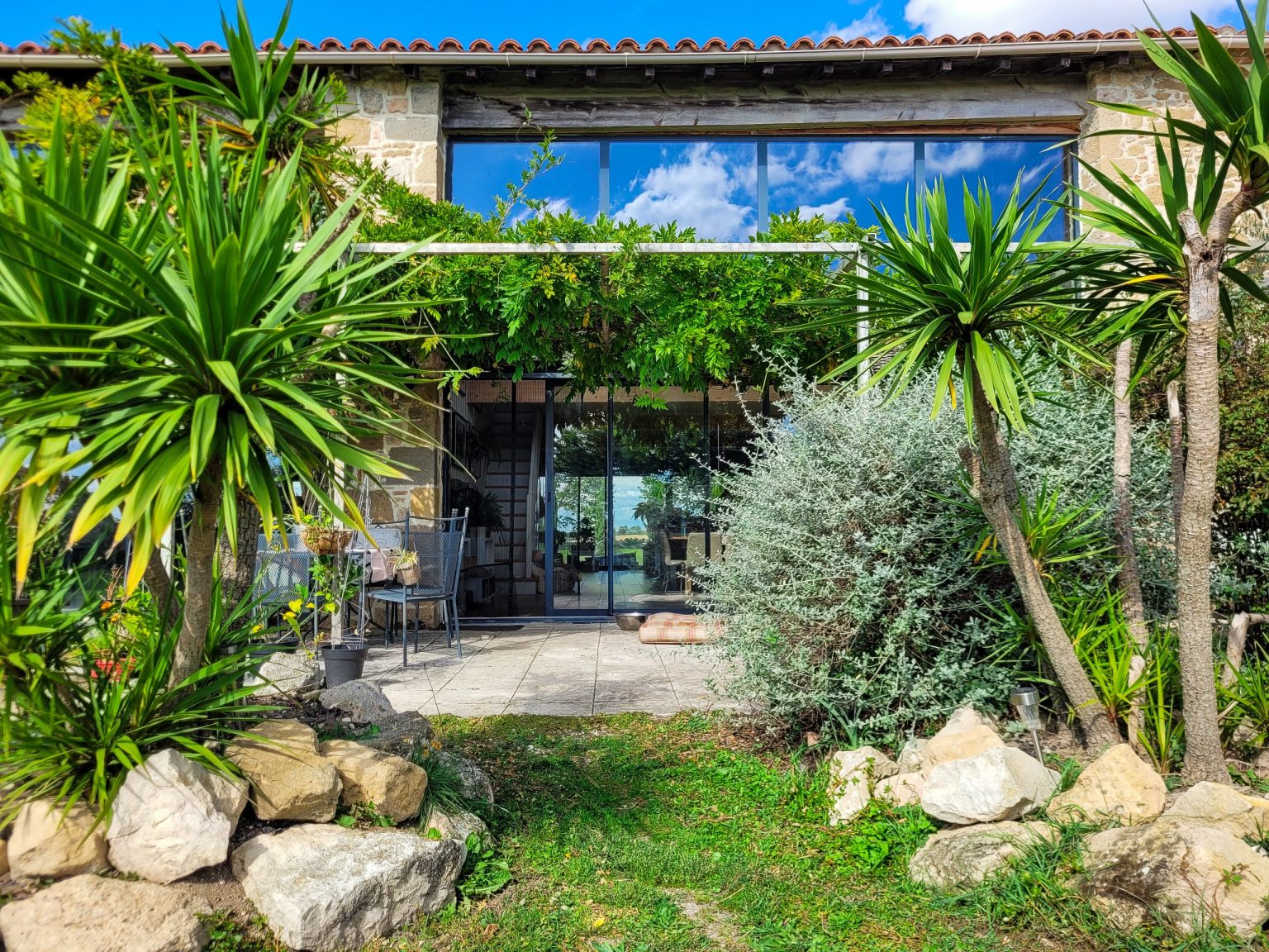 maison ancienne en pierres rénovée