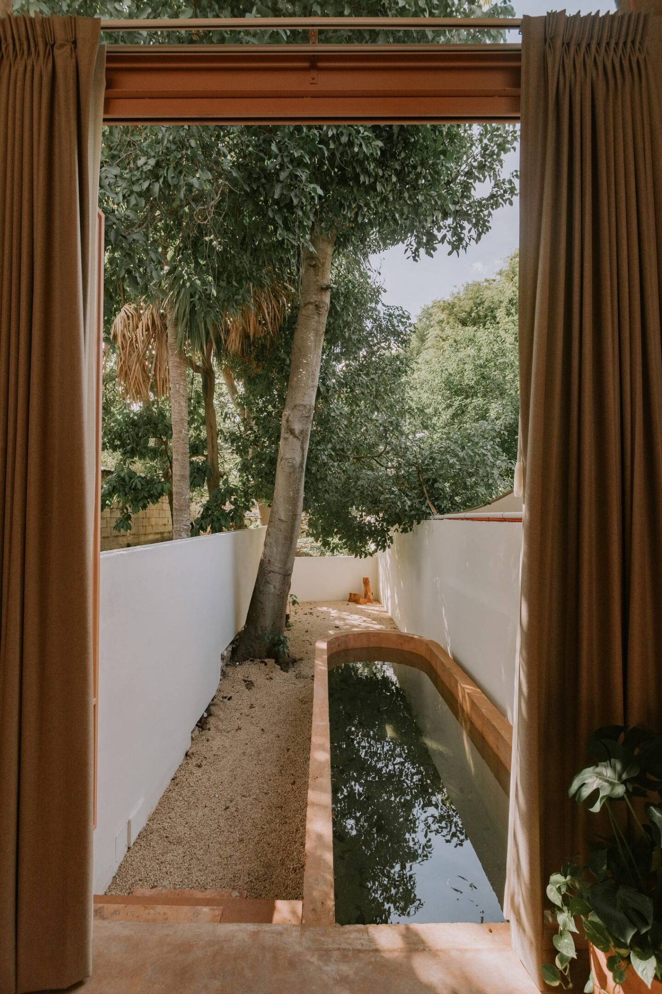 jardin avec mini piscine petite maison architecte Casita Vagantes