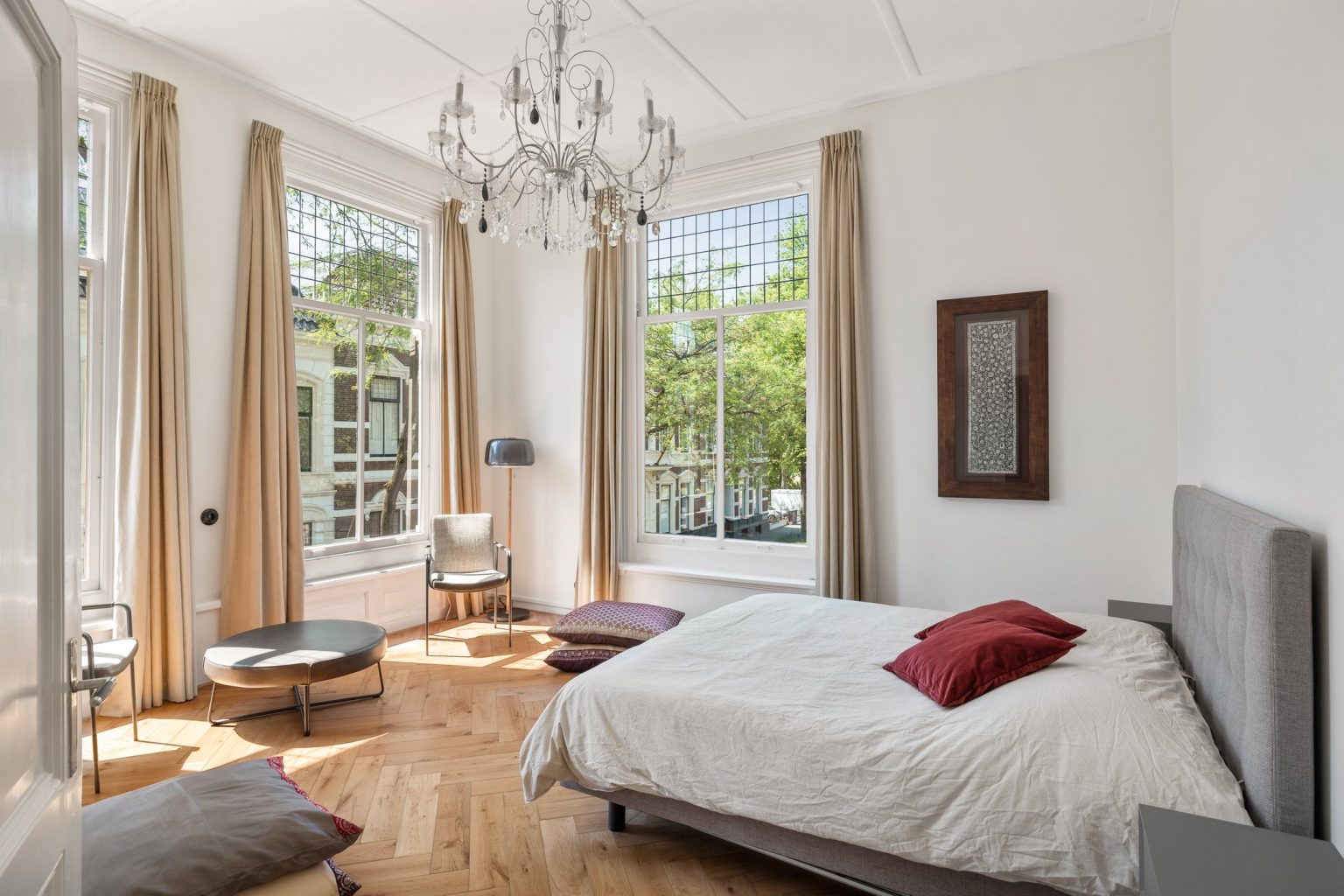 chambre avec vitraux maison de ville du 19e siècle