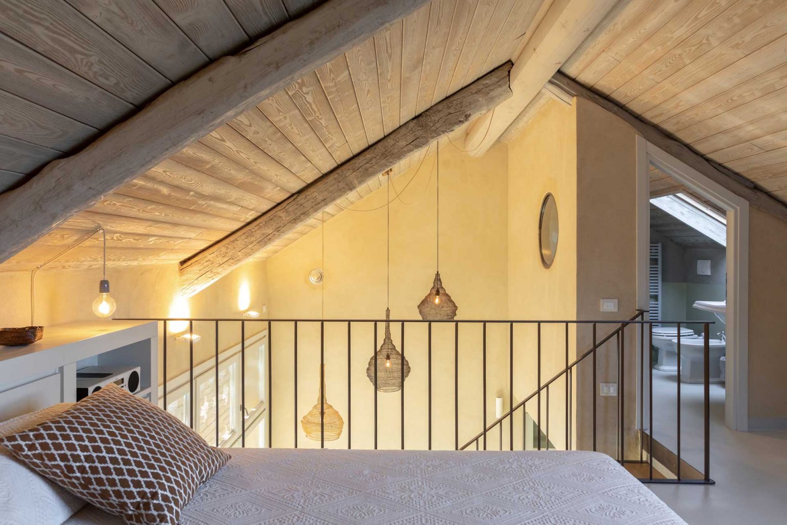 chambre sur mezzanine maison de campagne Italie, Casa Moscata