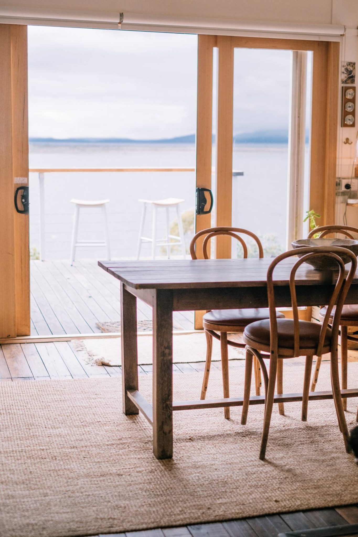 cuisine dînatoire en bois néo rustique Coldwater Cabin