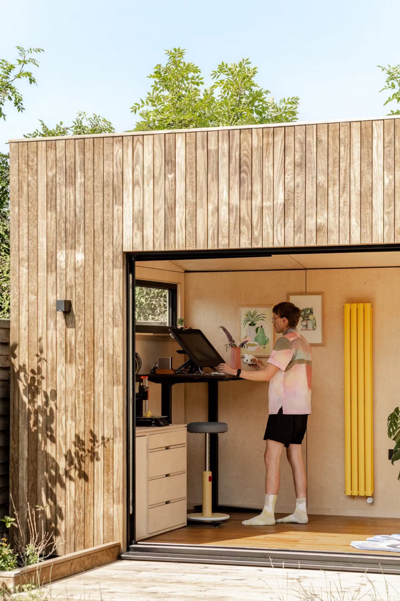 studio de jardin de 24m2 bardé en Kebony par Okopod