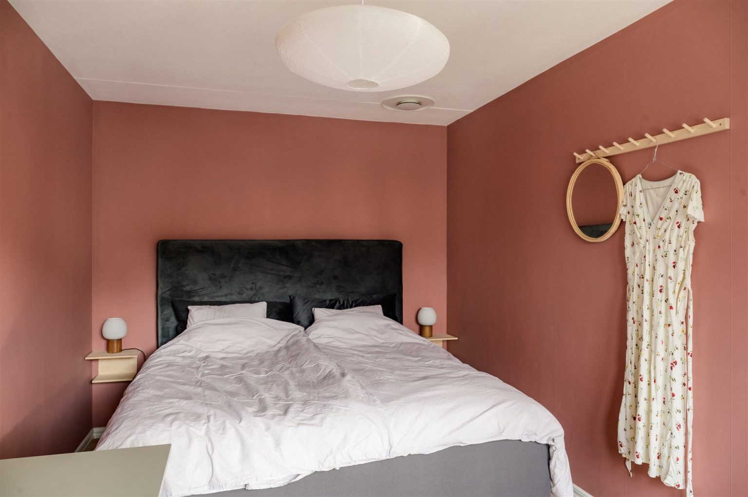 chambre murs terracotta corail