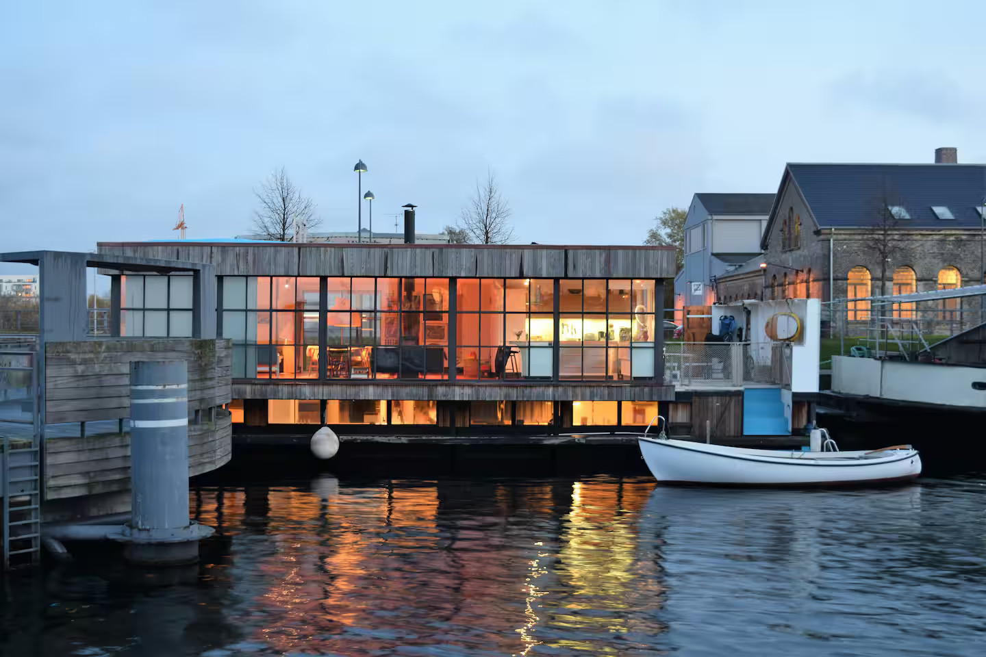 Vue sur l’eau à Copenhague pour une houseboat familiale