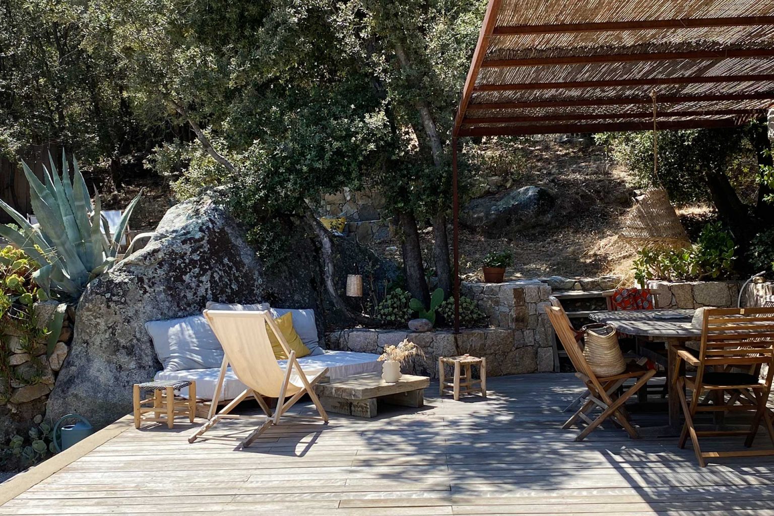 terrasse avec pergola maison Corse