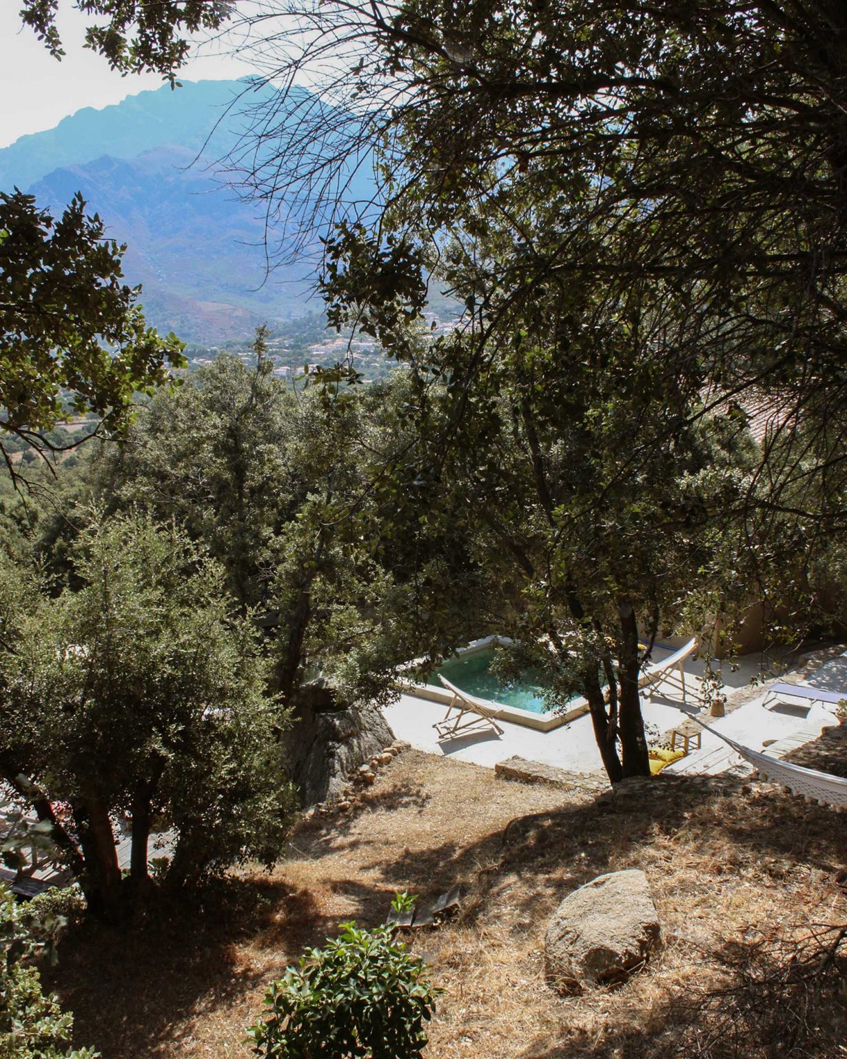 piscine vue maquis