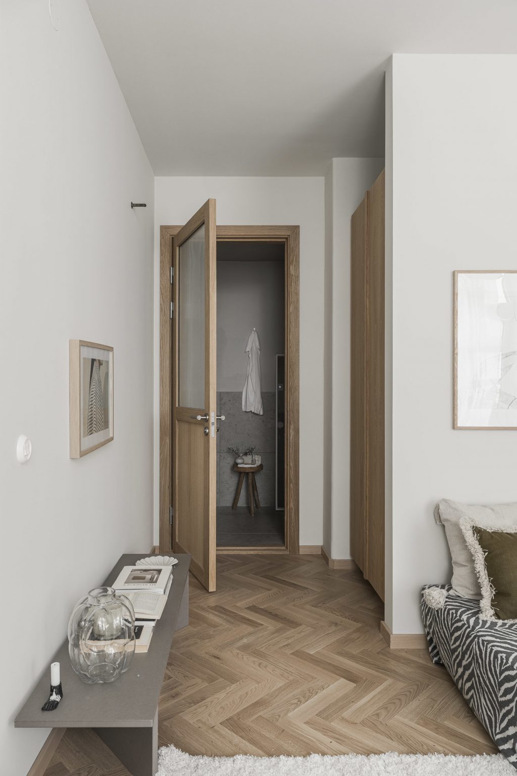 Un deux-pièces rénové de 56m2 à la décoration en tons neutres