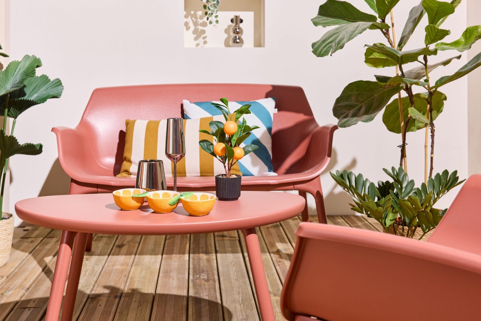 terrasse décoration colorée style French Riviera La Dolce Vita par 4 Murs