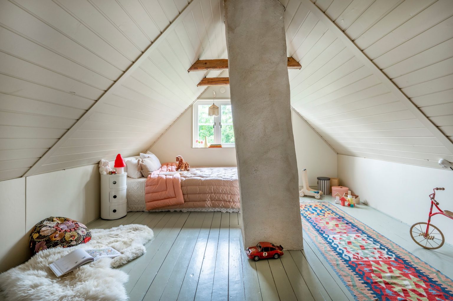 chambre enfant rustique mansardée