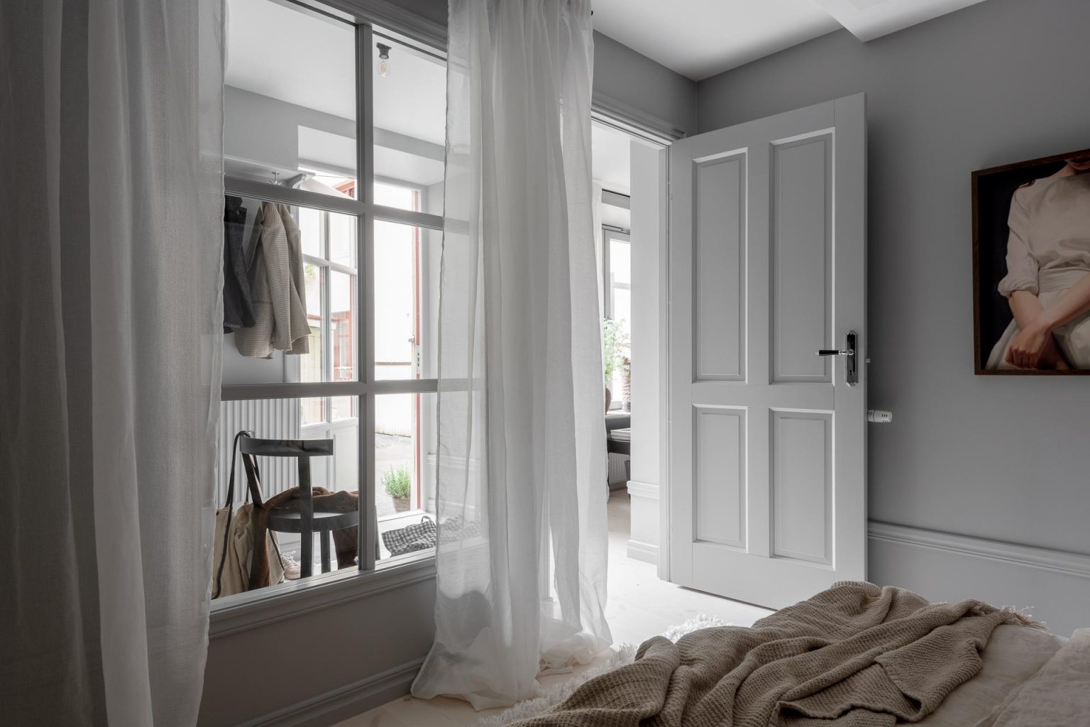 chambre en second jour murs gris