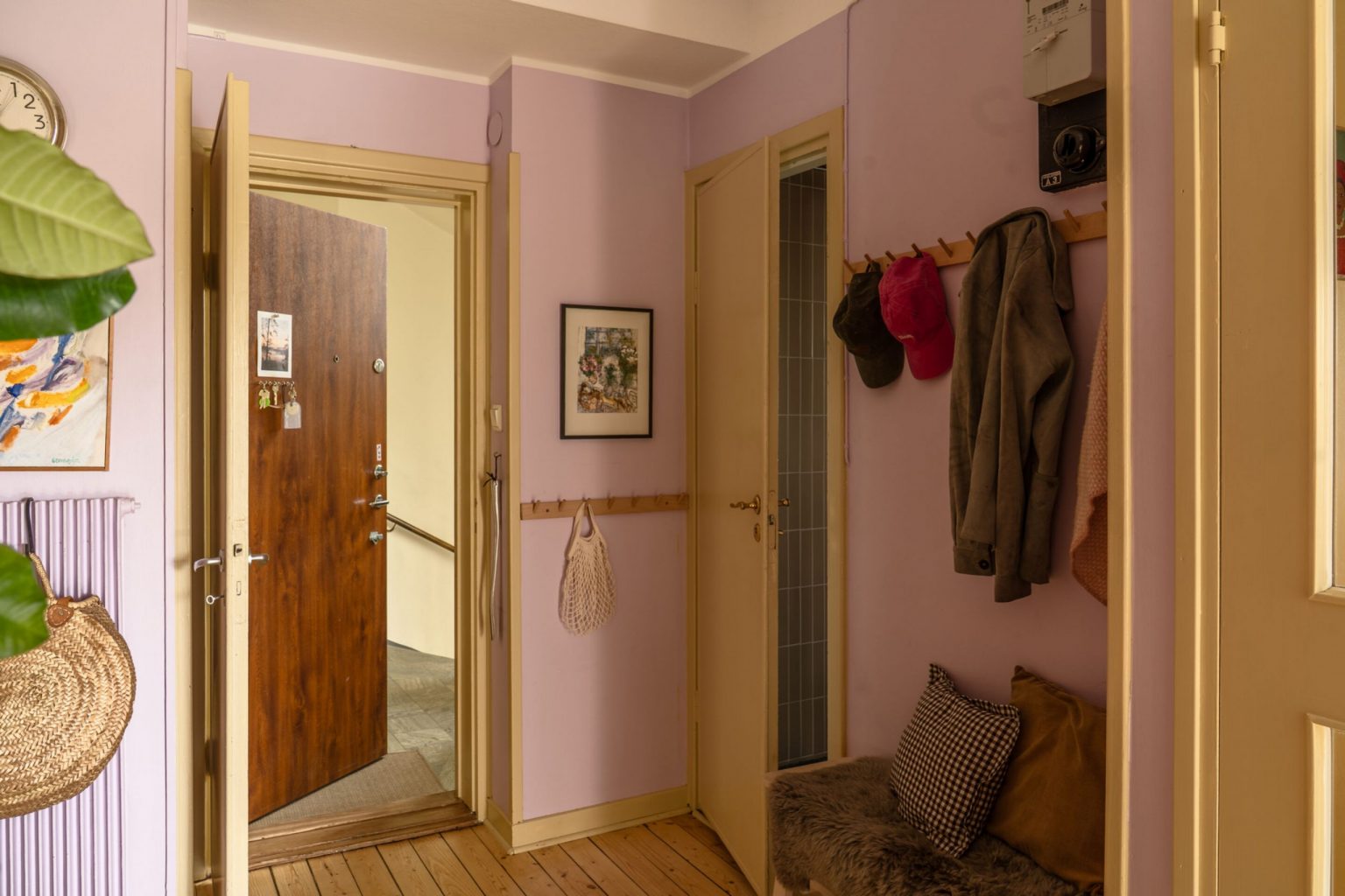 entrée mur violet clair