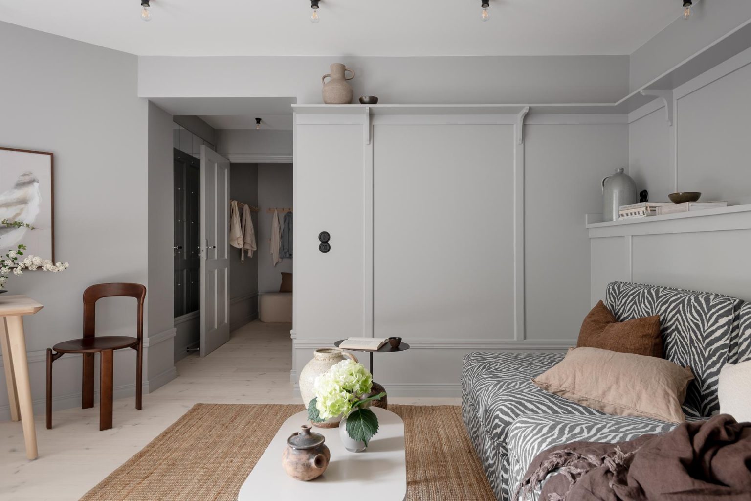 salon deux-pièces 44m2 décoration scandinave murs gris