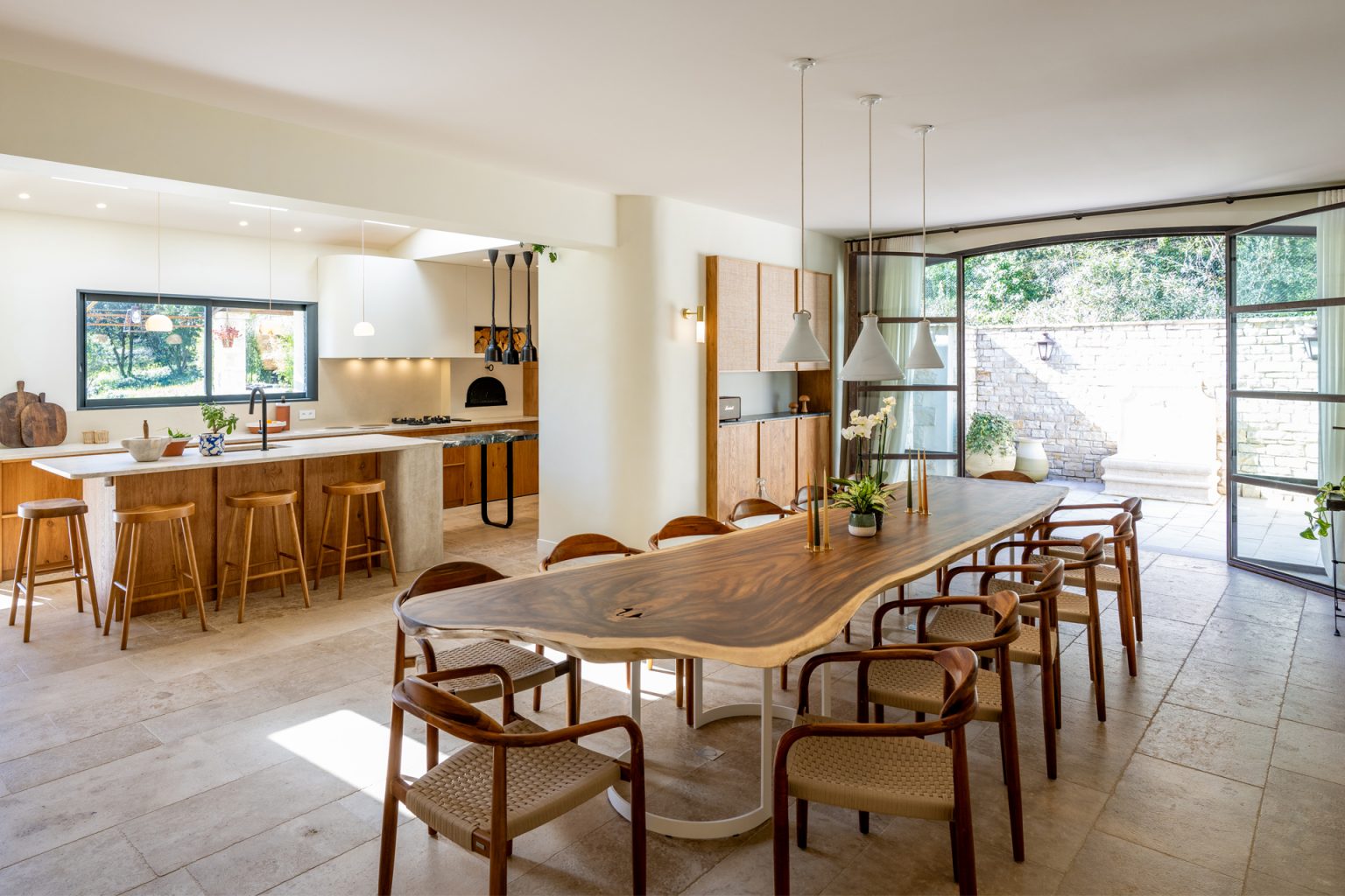 salle à manger et cuisine bois