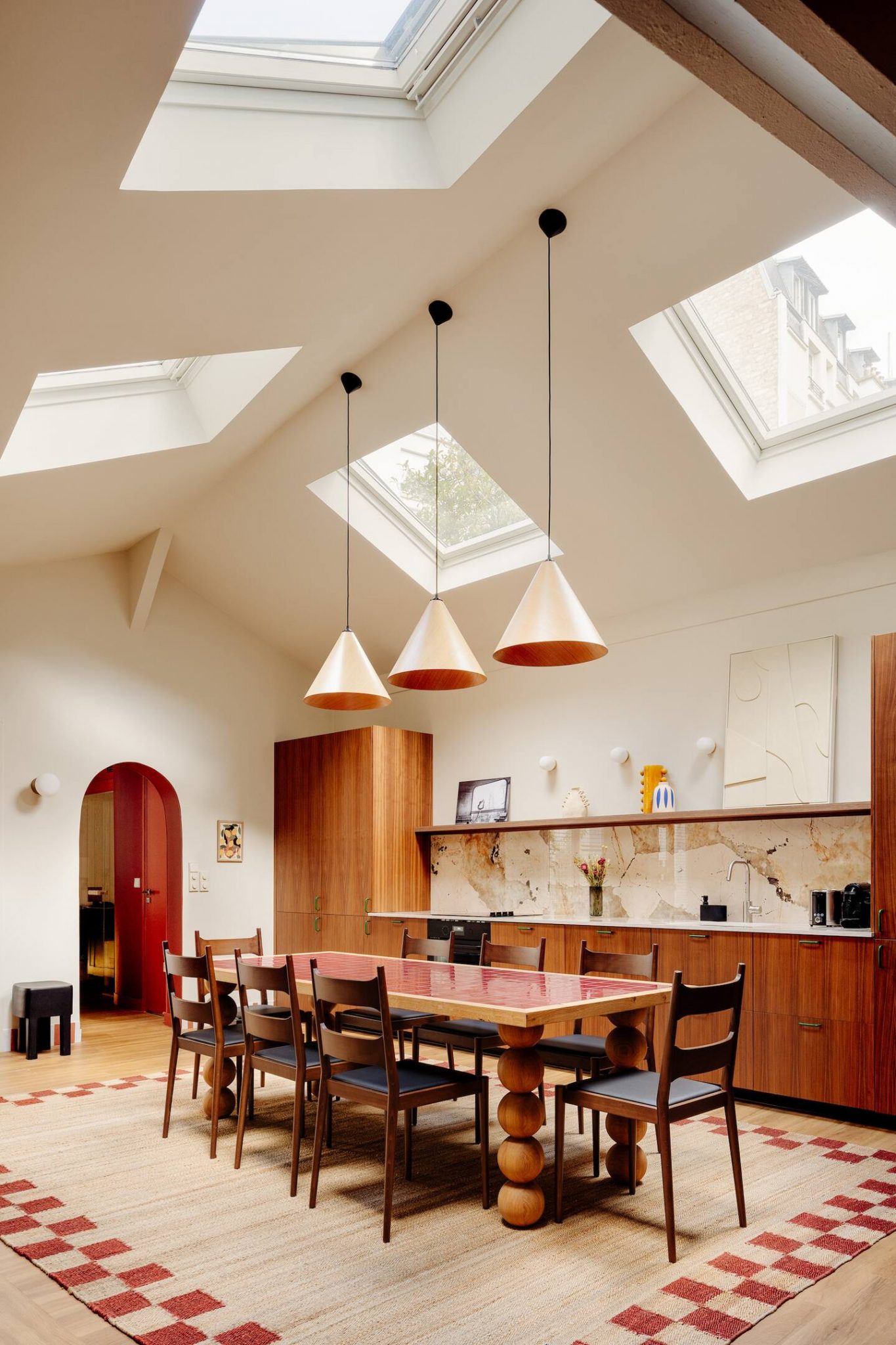 salle à manger et cuisine ouverte décoration contemporaine