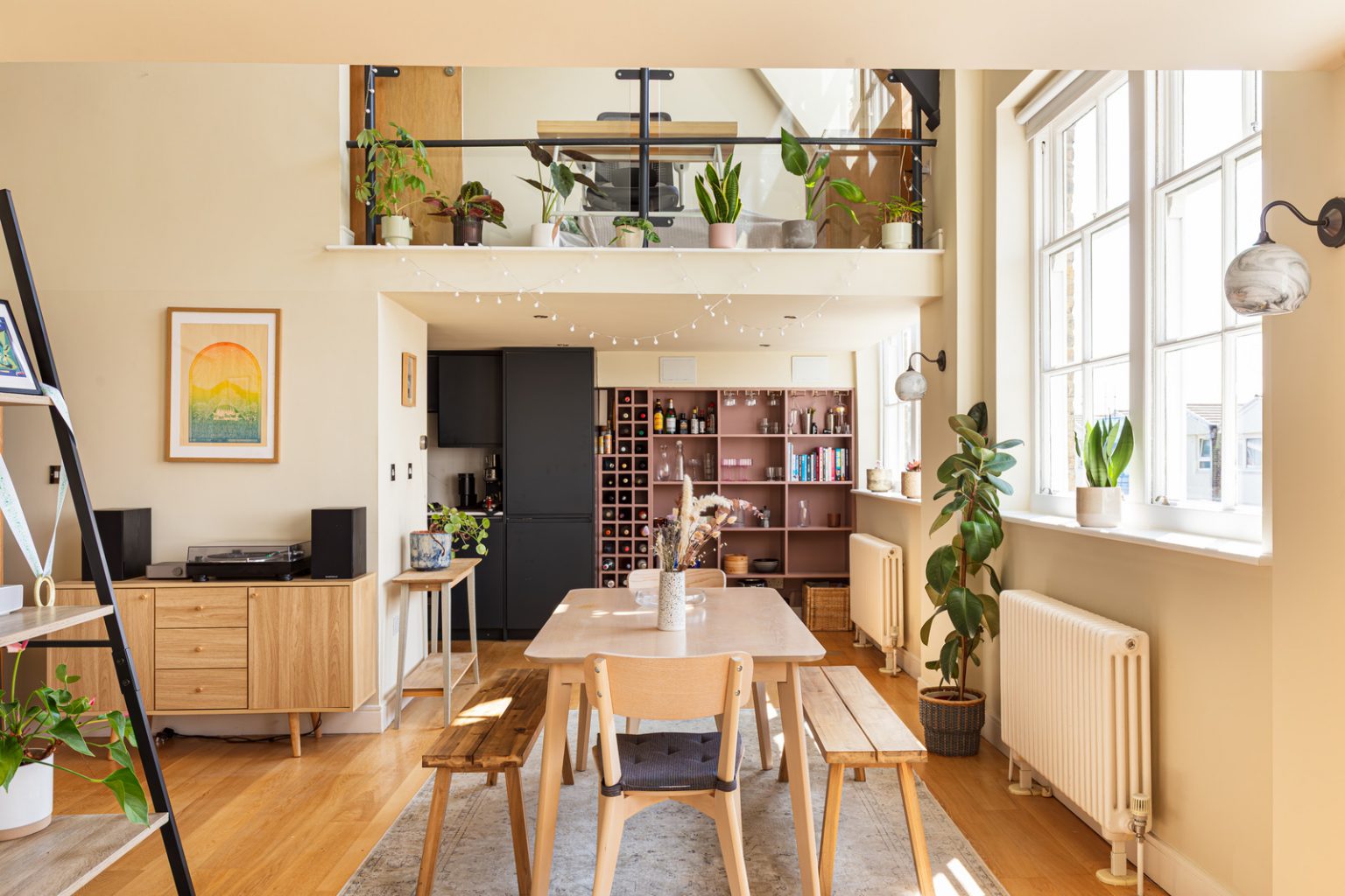 salon double hauteur avec mezzanine duplex 84m2 Londres