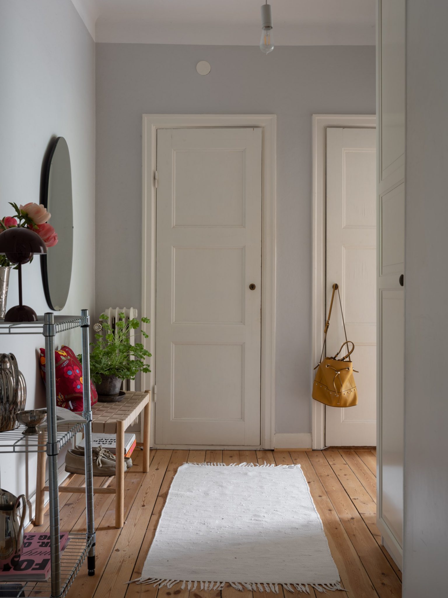 entrée mur gris décoration scandinave