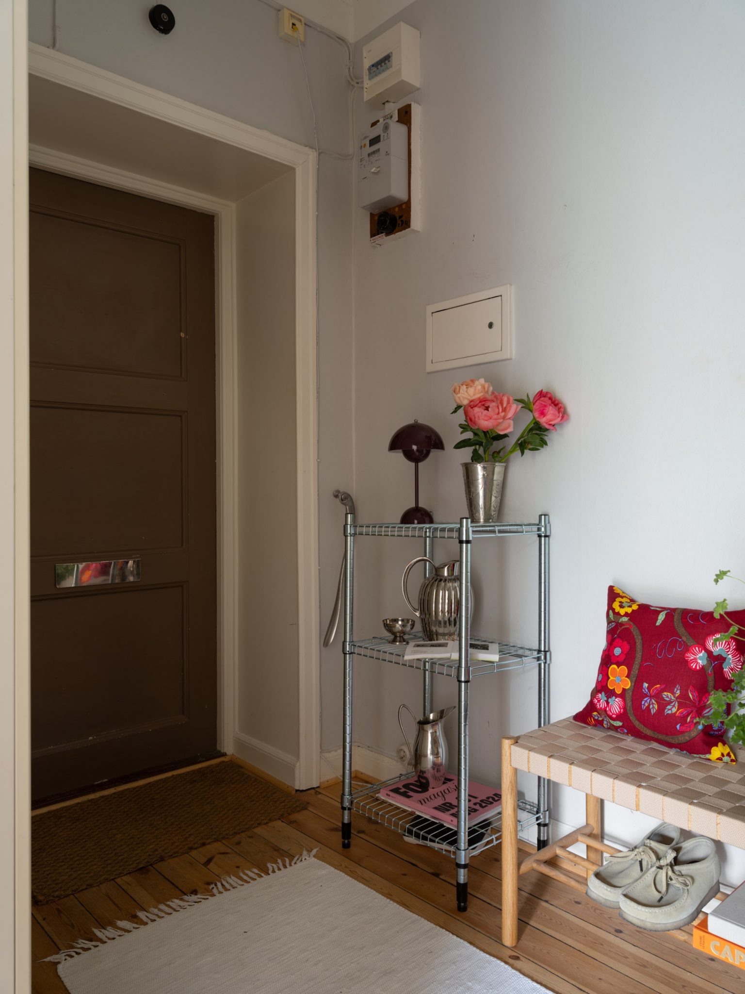 entrée mur gris décoration scandinave