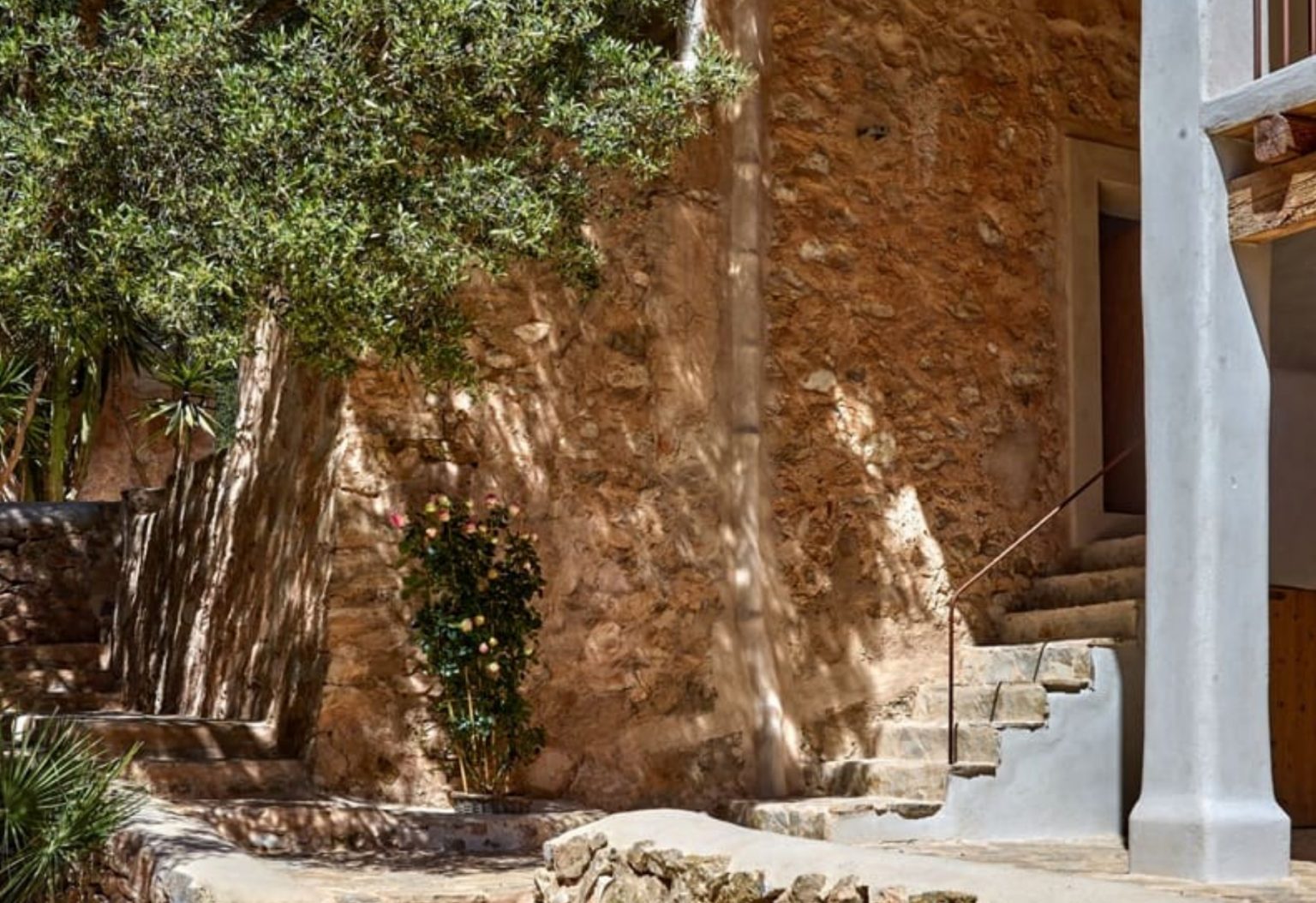maison en pierres avec piscine rénovée Ibiza