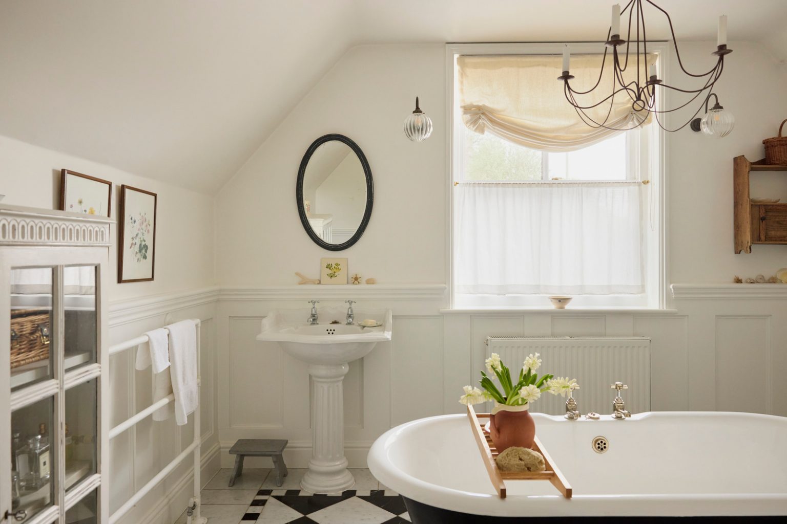 salle de bain rétro sol à damier