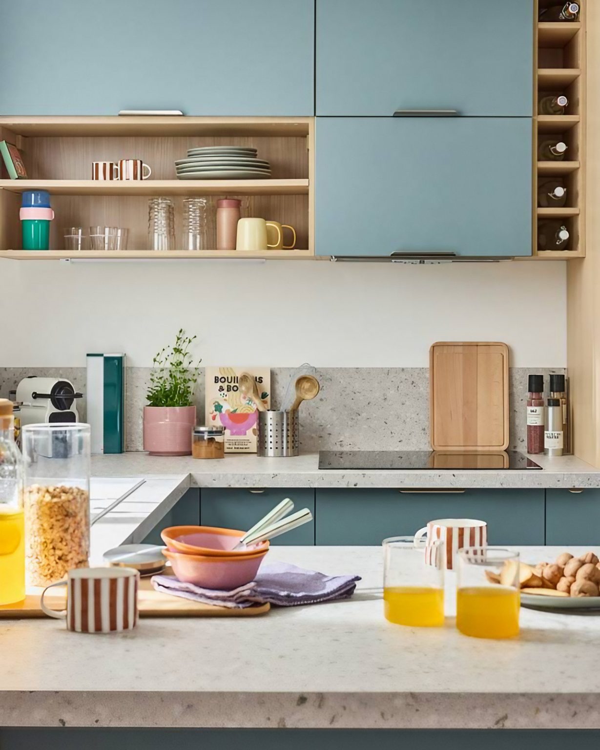 cuisine Leroy Merlin 2025 bleue et terrazzo