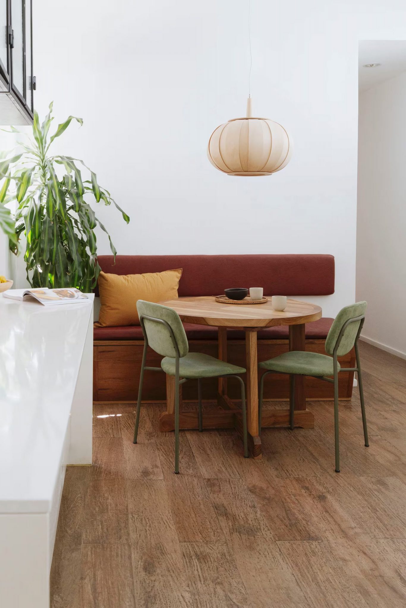 salle à manger appartement 50m2 rénové