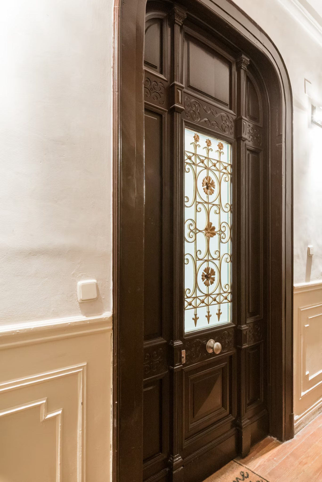 porte ancienne verre et fer forgé