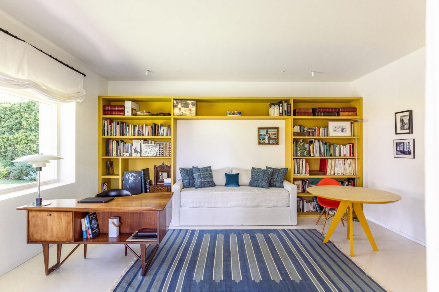 chambre avec bureau