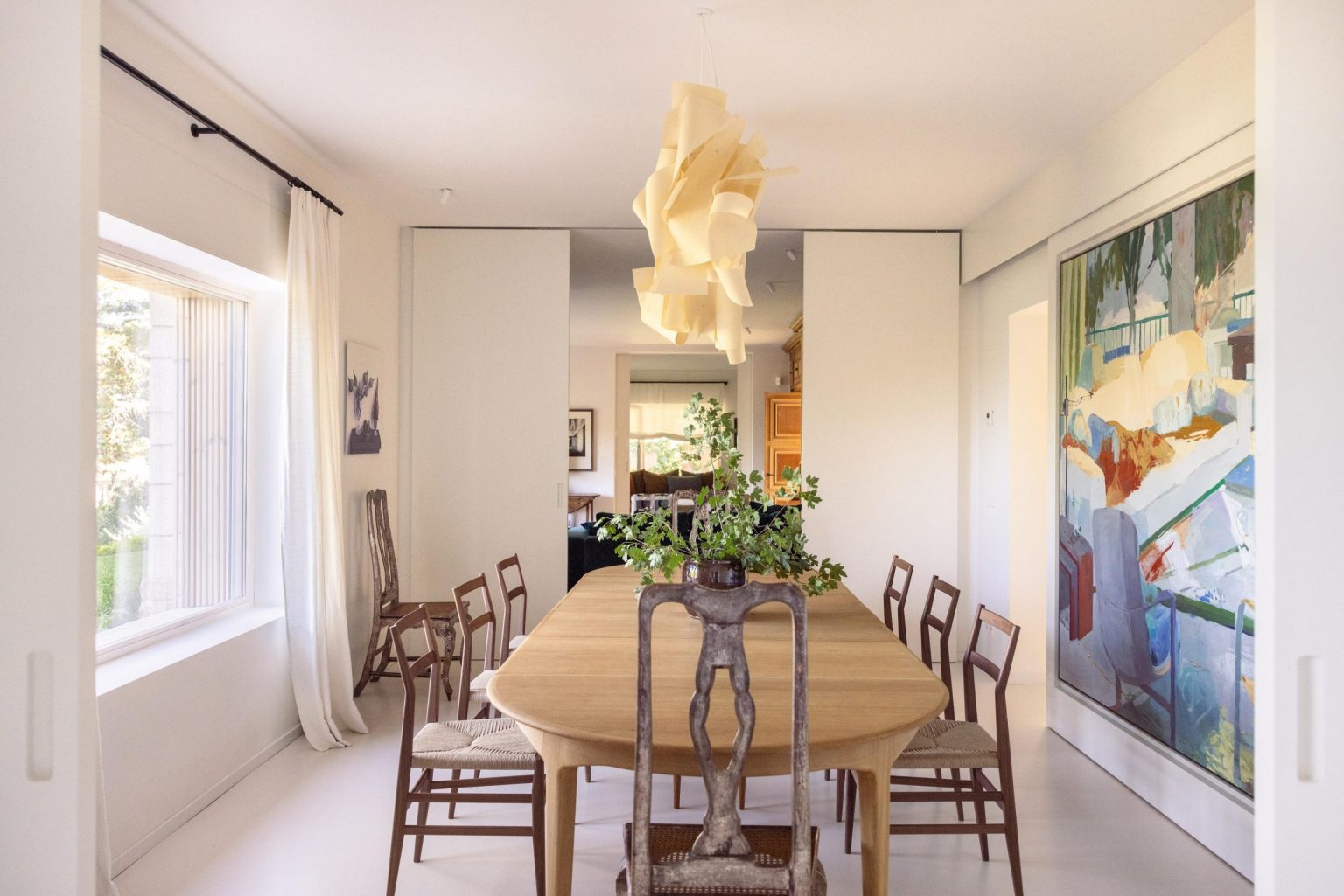 salle à manger décoration contemporaine maison rénovée Madrid