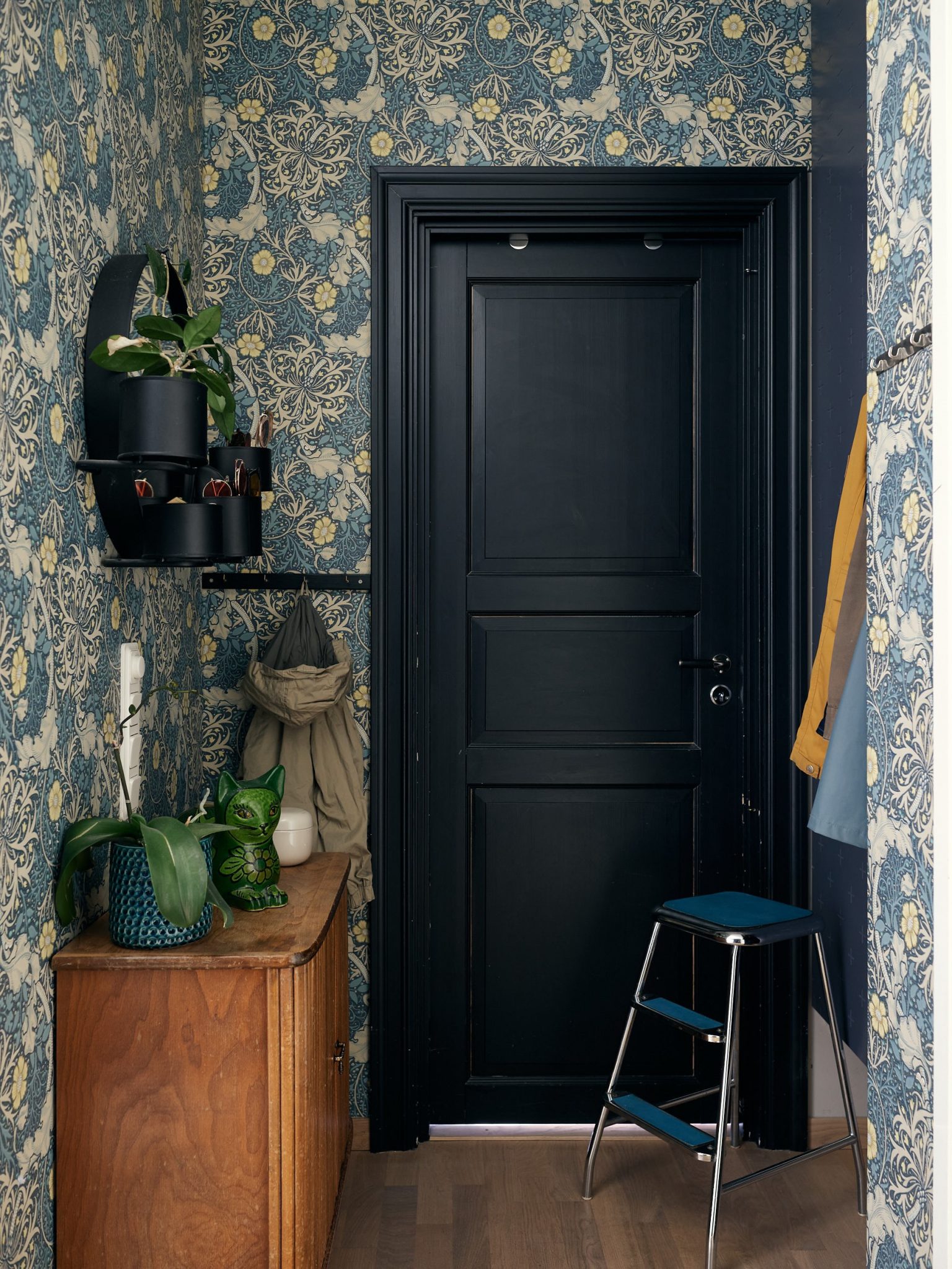 entrée papier-peint William Morris bleu