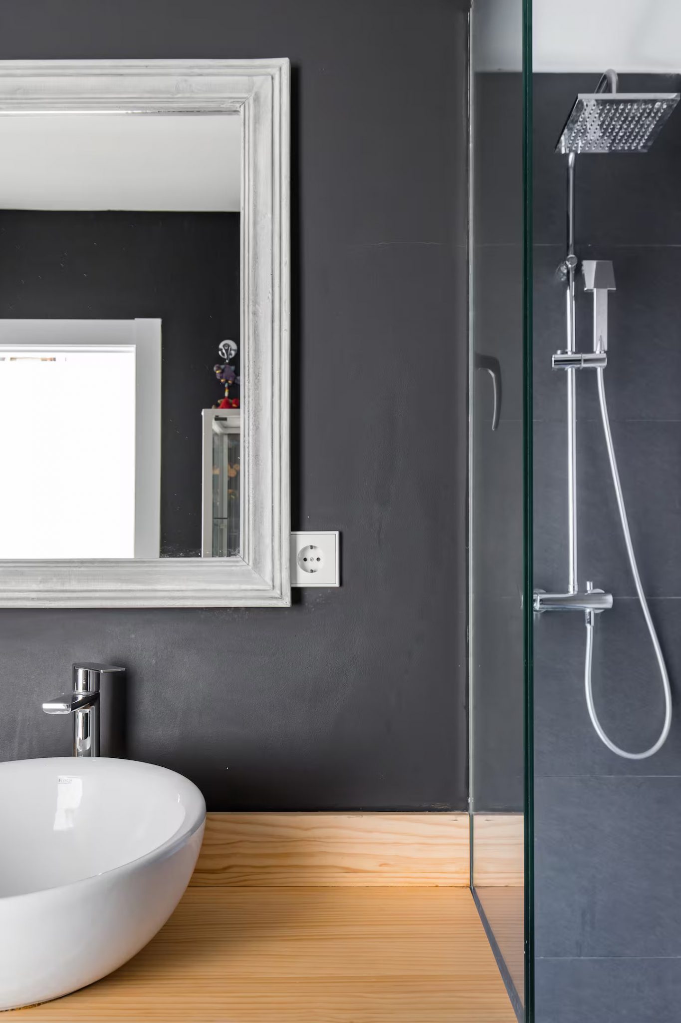 salle de bain grise