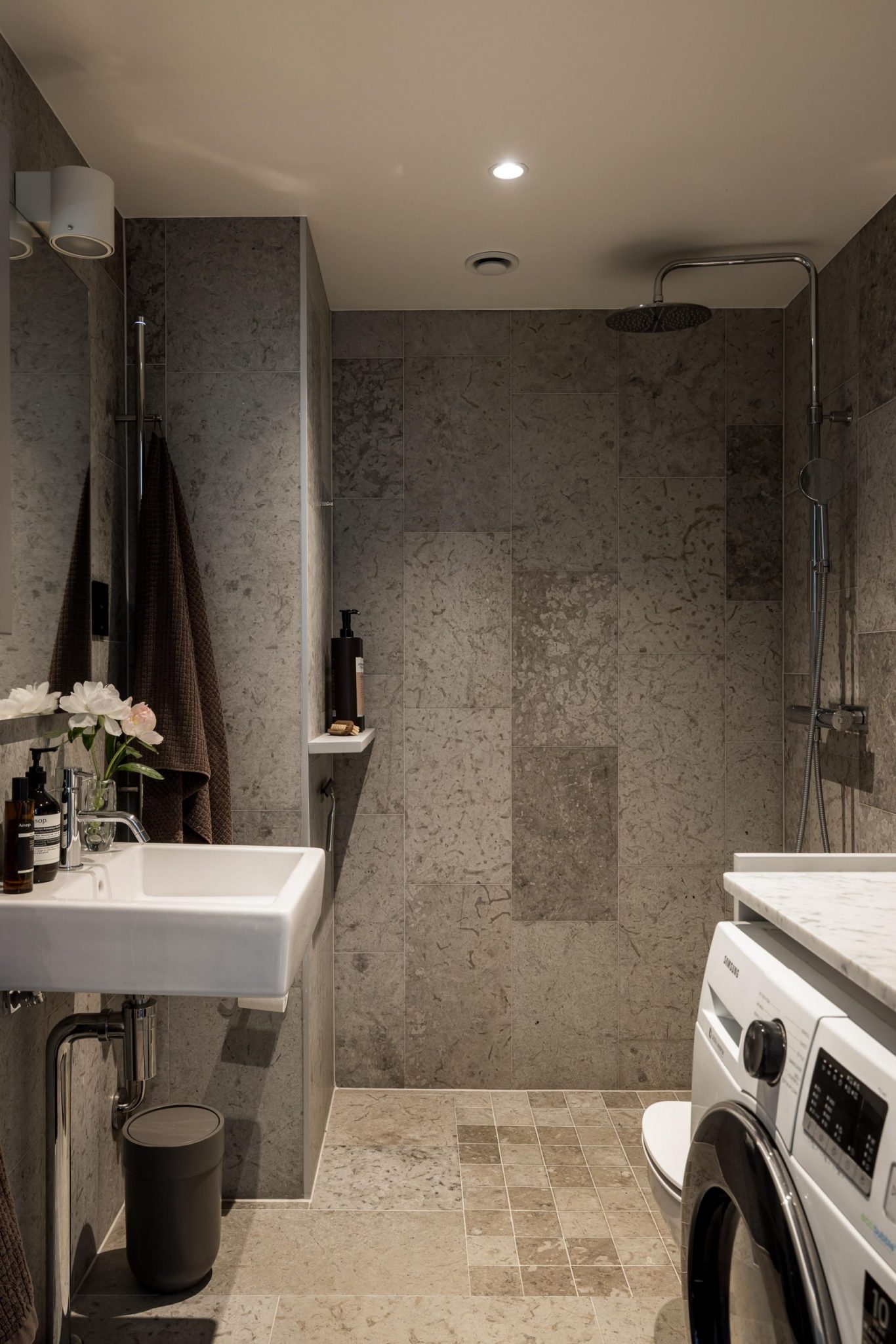salle de bain grise design chambre deux-pièces 37m2
