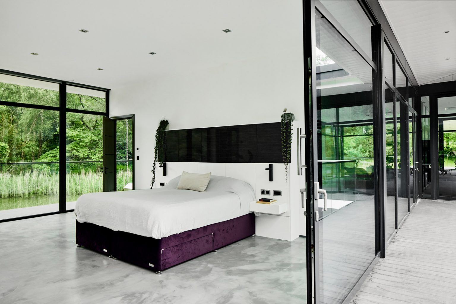 chambre maison design avec baies vitrées