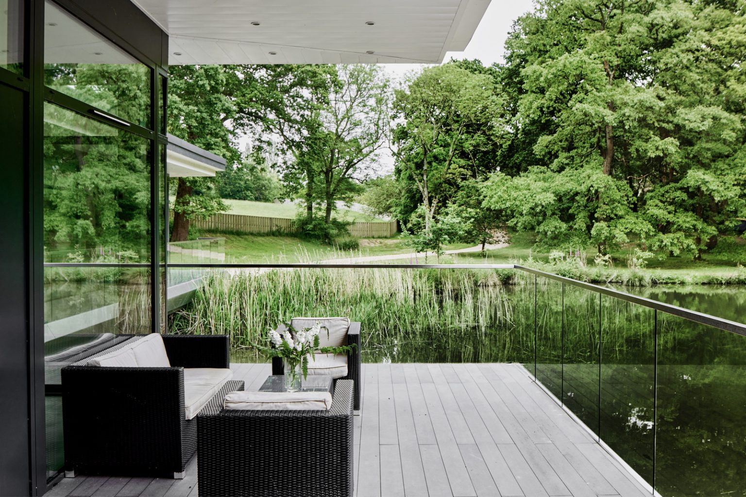 terrasse maison architecte en verre