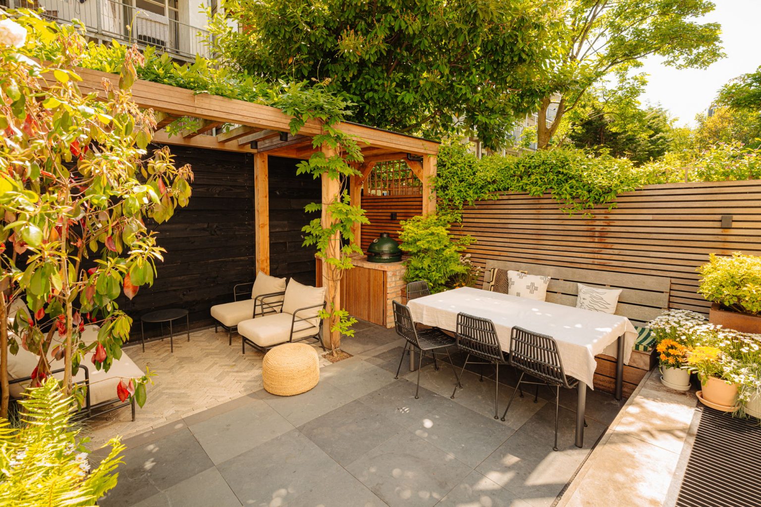 jardin appartement avec pergola