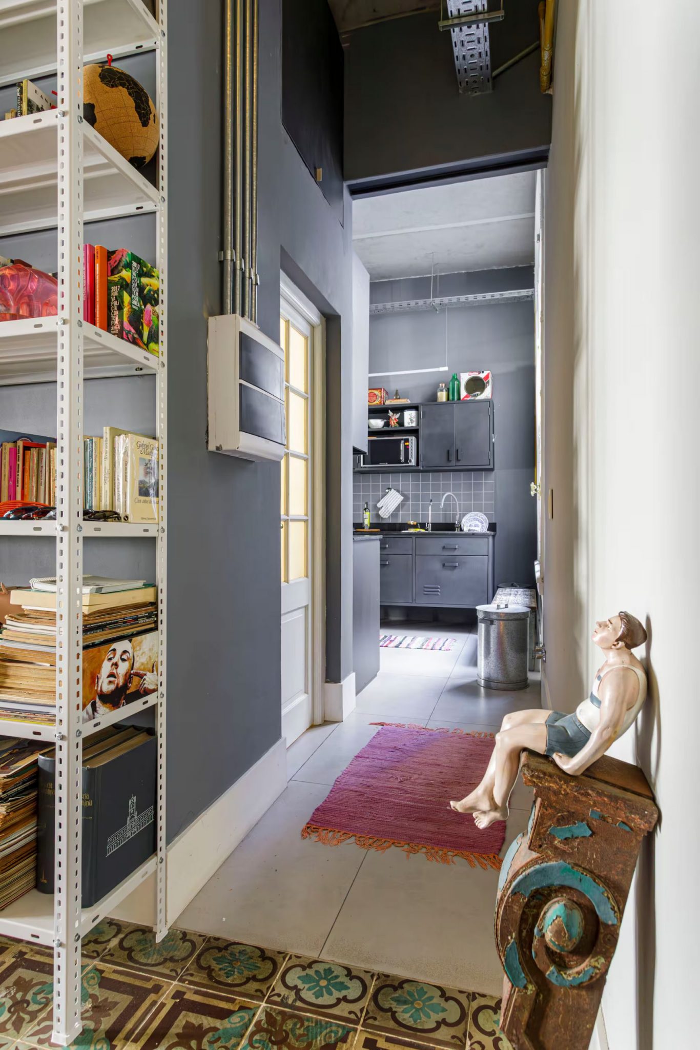entrée et cuisine style industriel appartement rénové par architecte