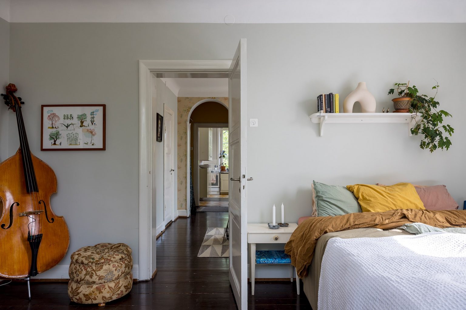 chambre murs gris