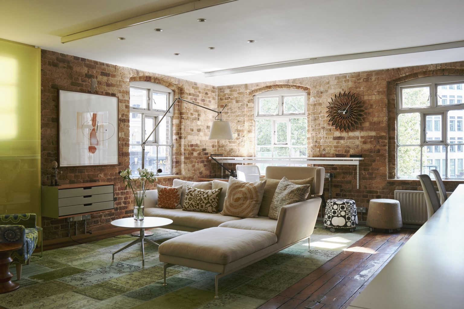 salon loft murs de briques