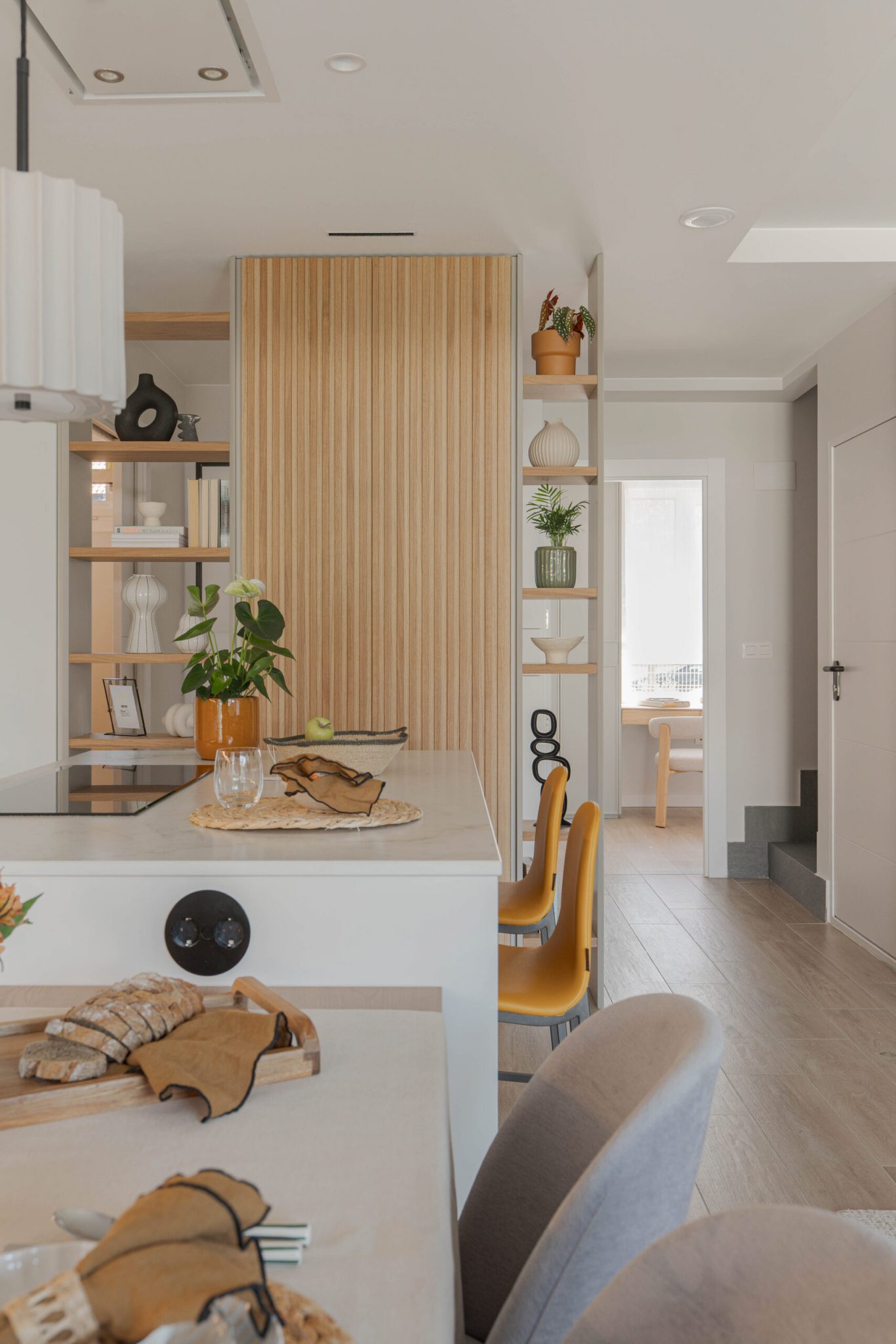 cuisine ouverte sur salon décoration contemporaine