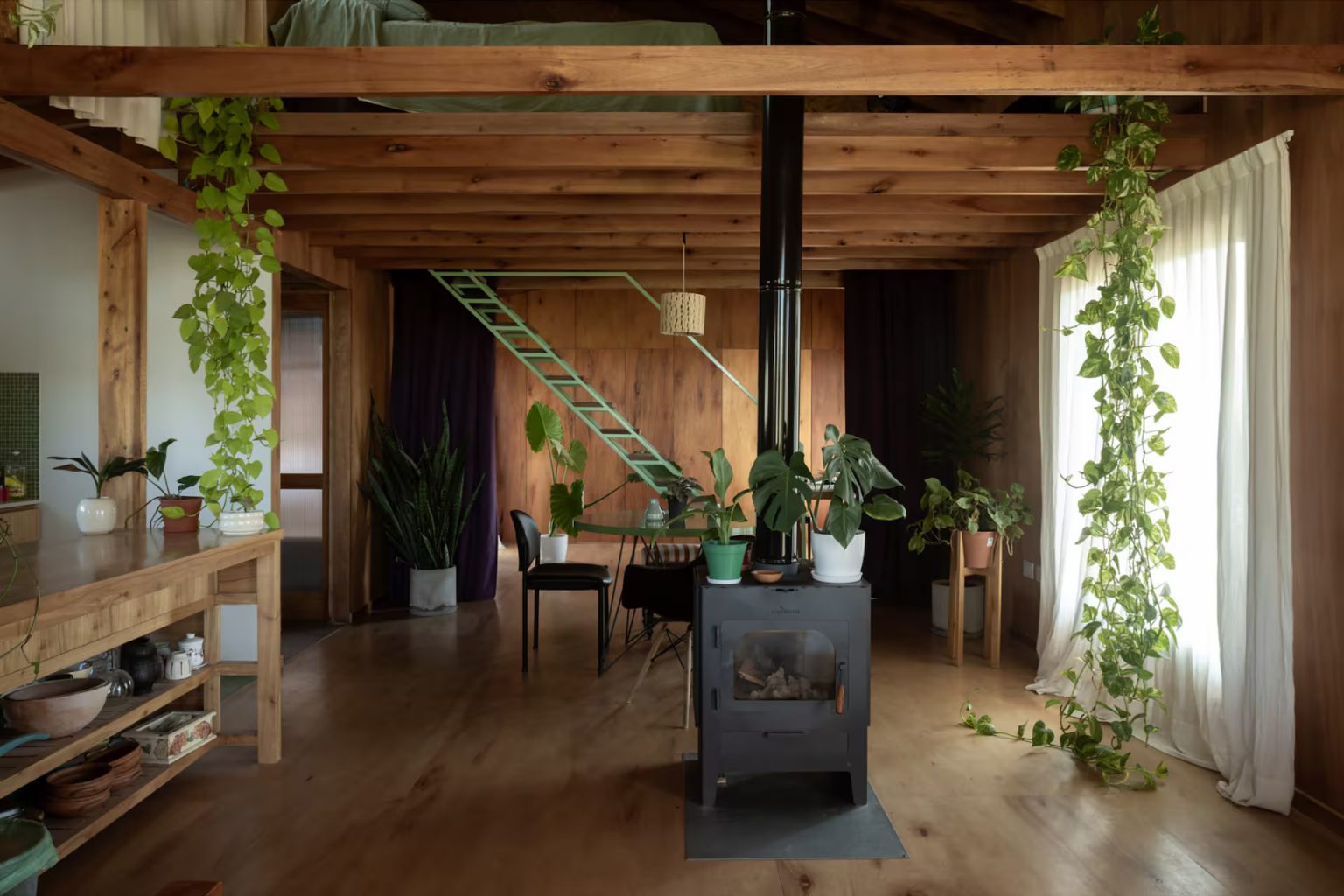 salon petite maison 64m2 bois et tôle
