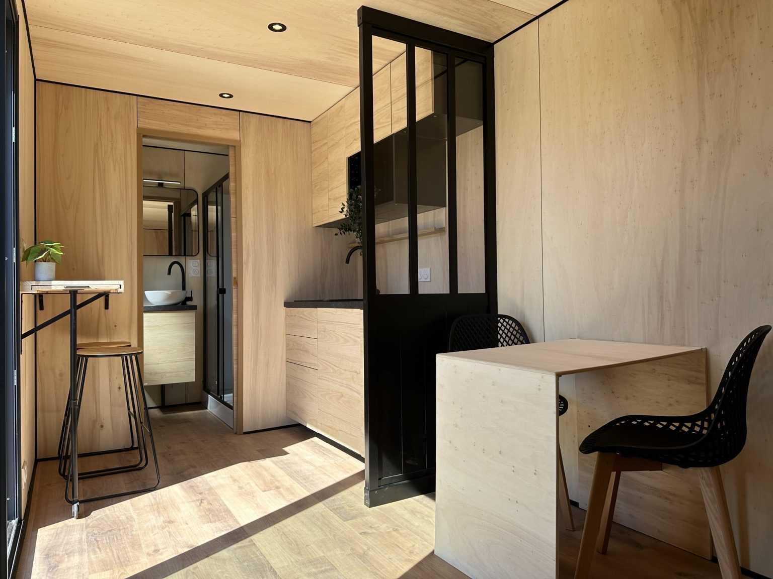 intérieur bois maison container française Dune loft 