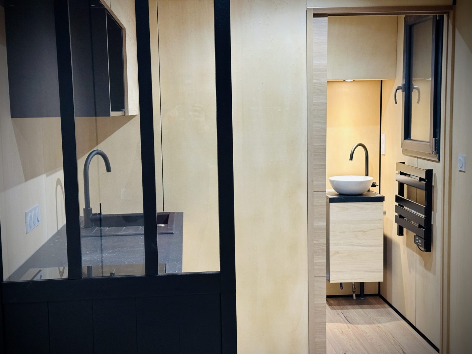 cuisine et salle de bain petite maison Dune loft