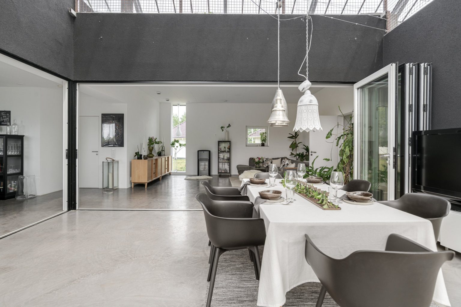 salle à manger design grise