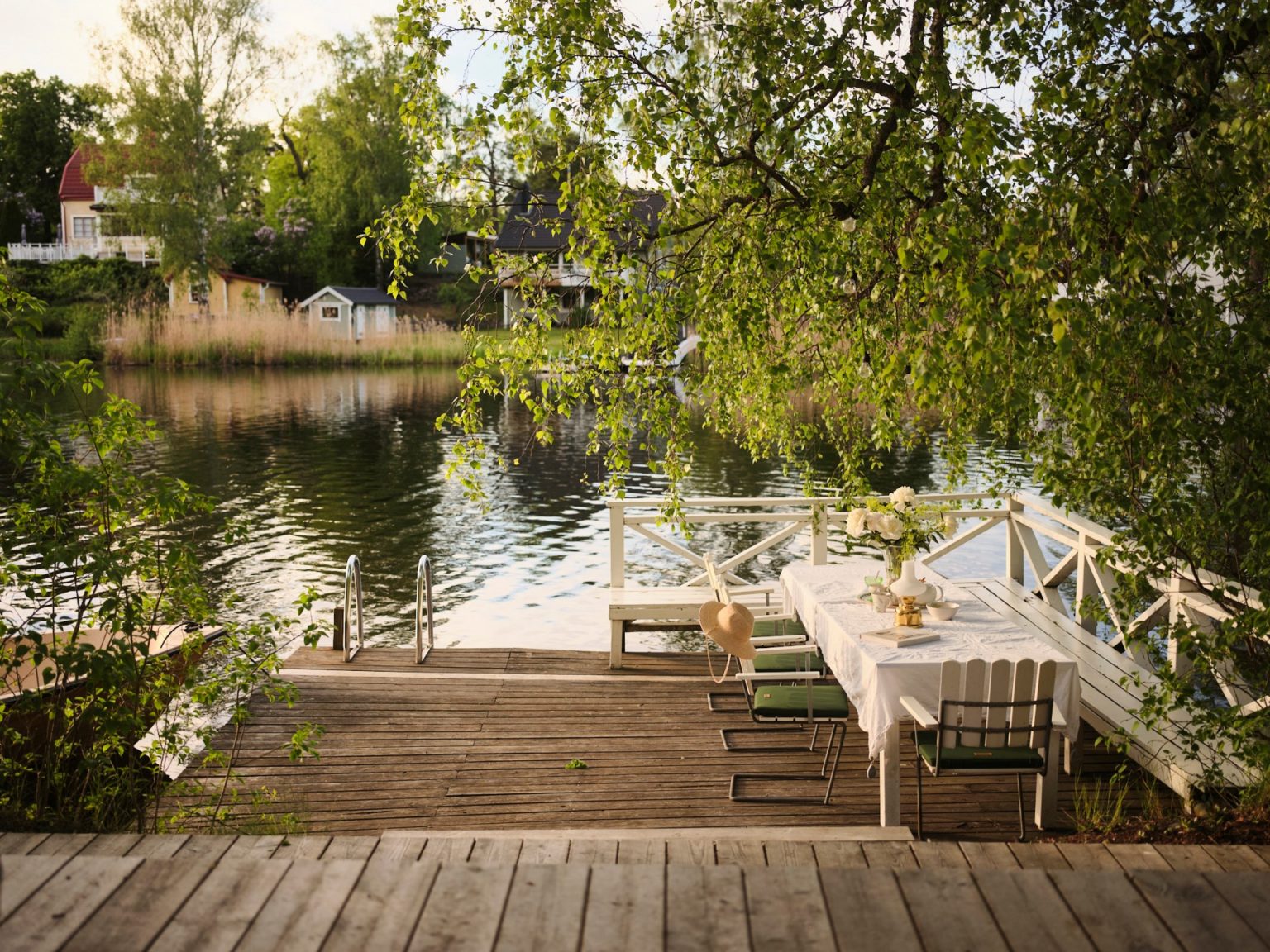 terrasse maison ancienne rénovée au bord de l'eau Nacka Suède