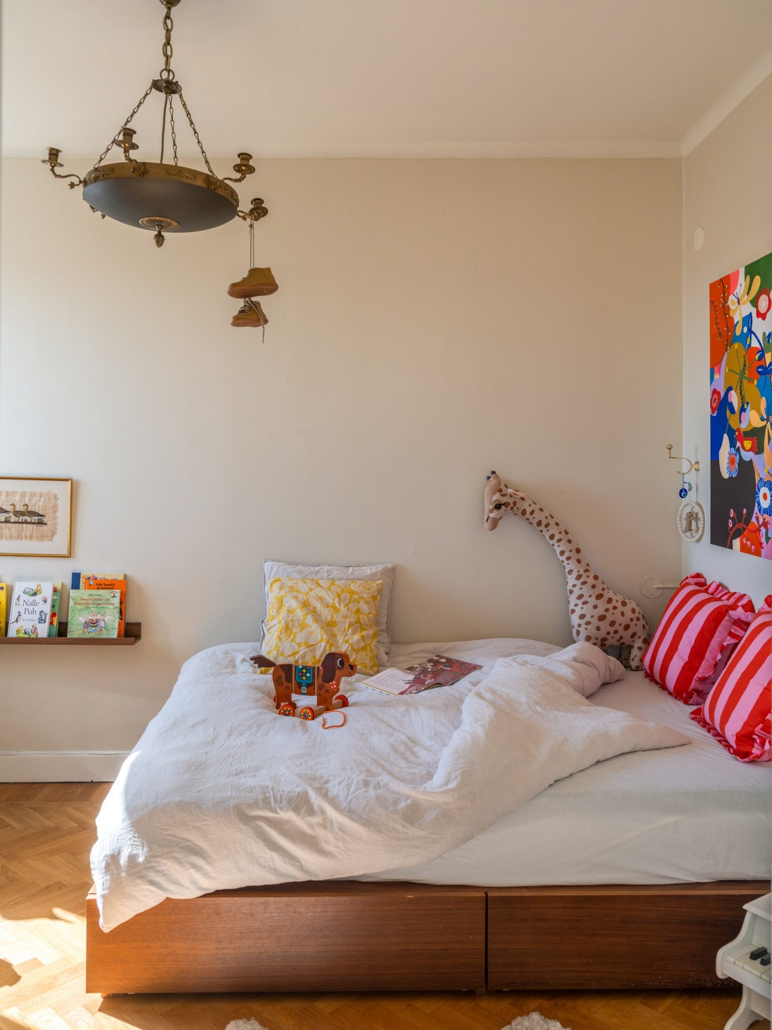 chambre décoration scandinave et colorée