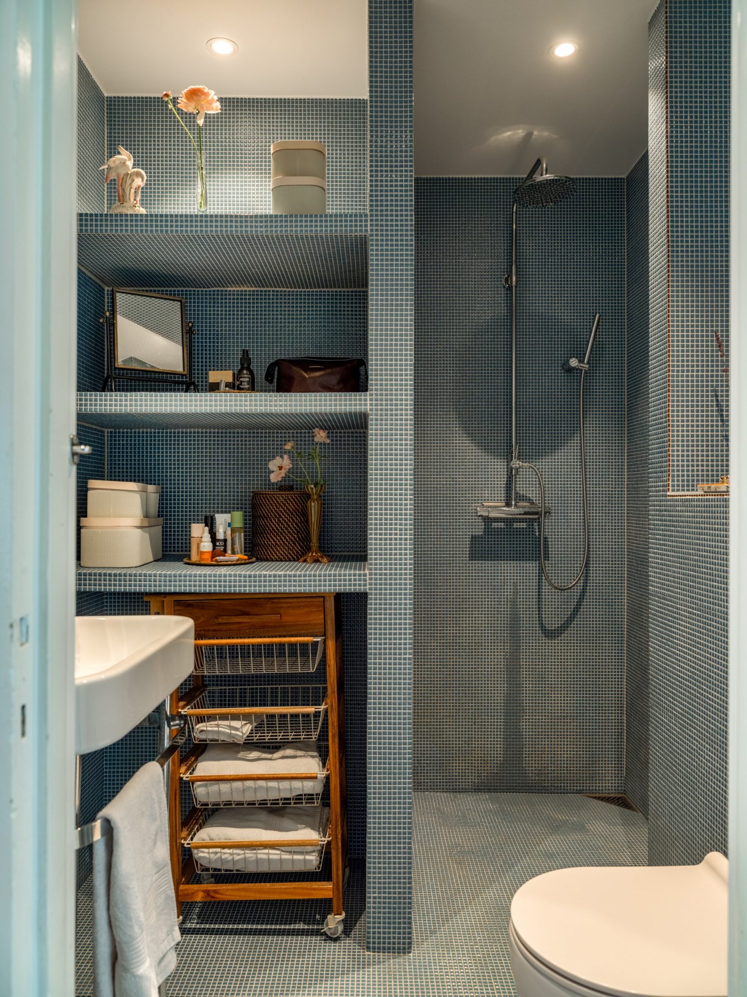 salle de bain mosaïque bleu style rétro