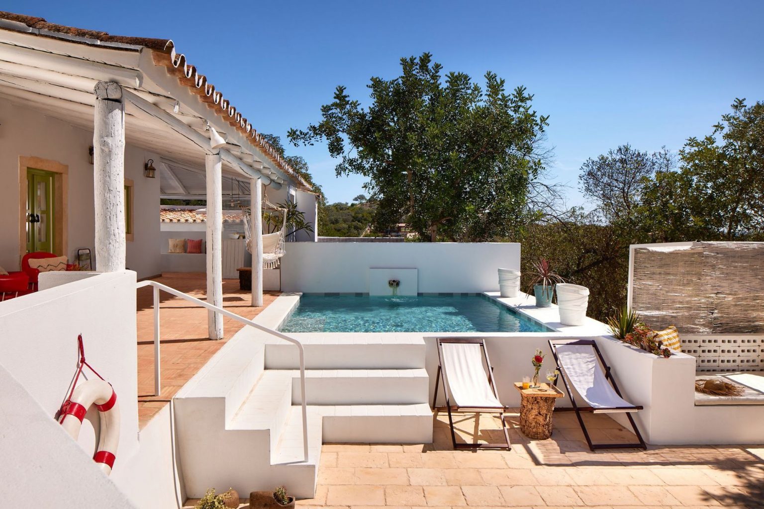 maison avec piscine rénovée au Portugal