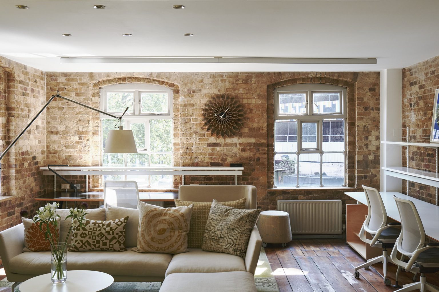 salon loft murs de briques