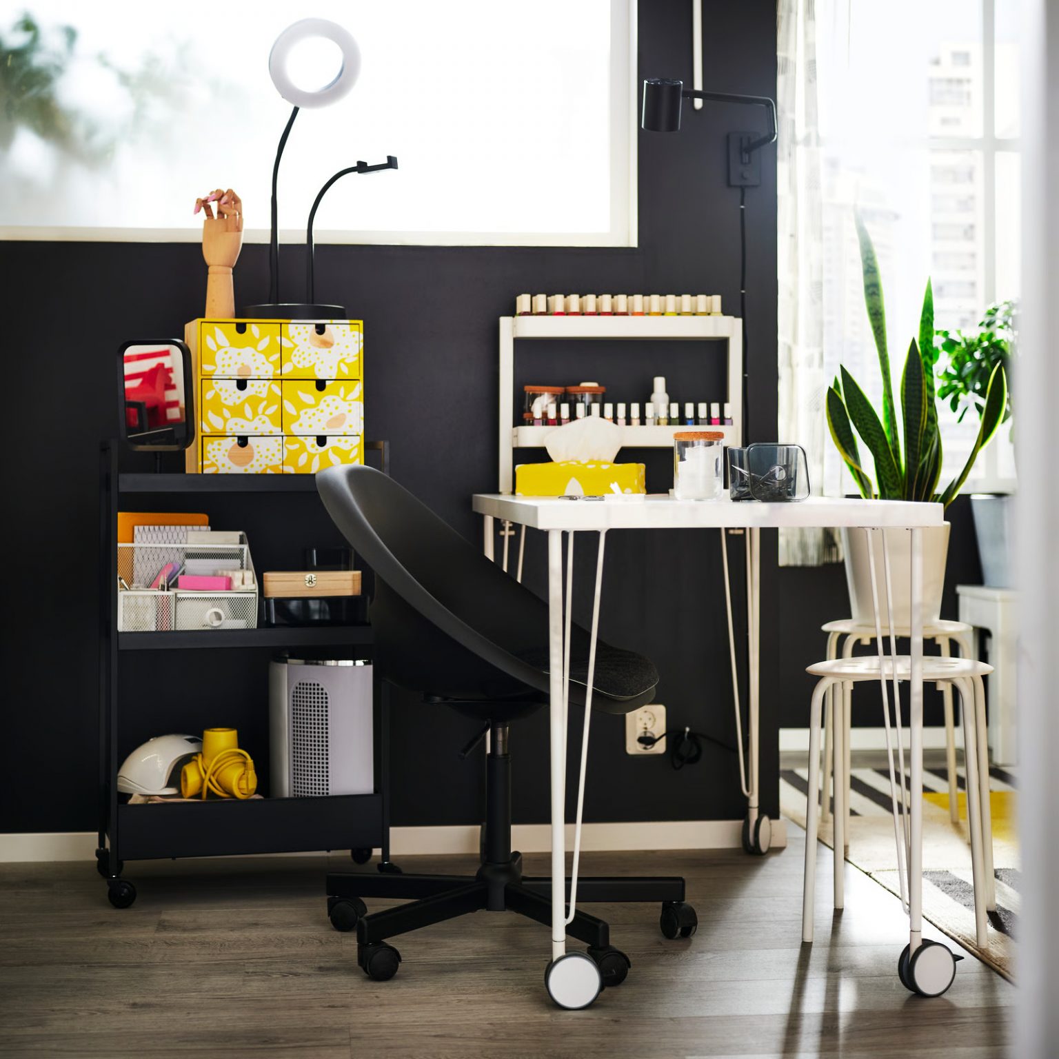 bureau dans chambre adolescent IKEA